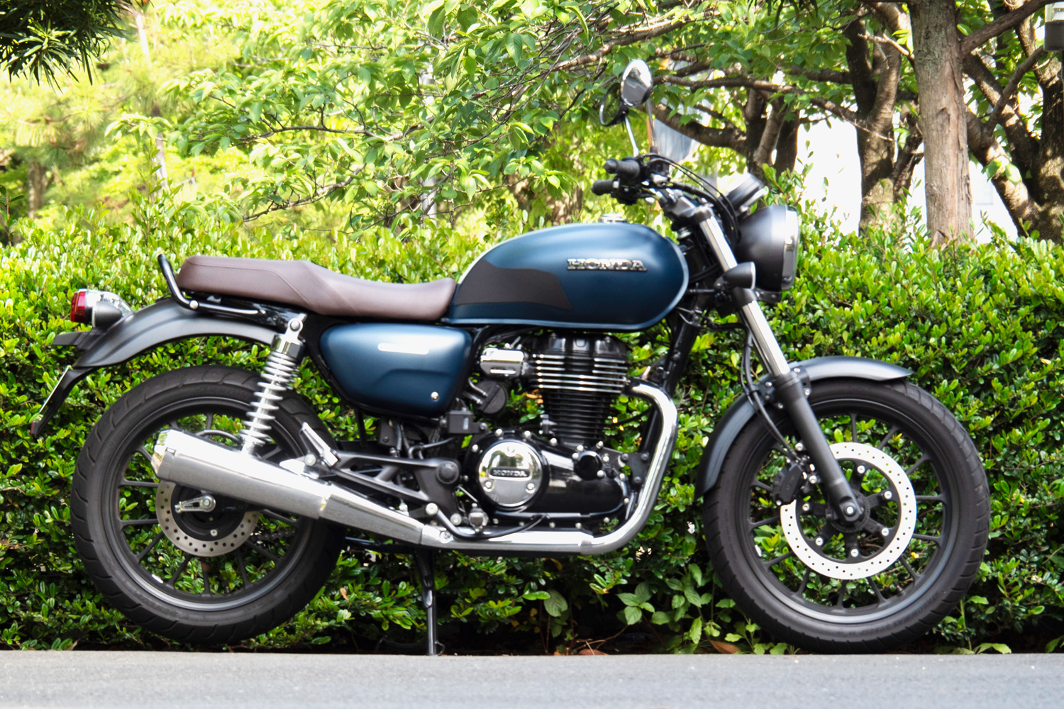 GB350/GB350sタンクパッド貼り付けイメージg2-60 - バイクパーツメーカー ワールドウォーク